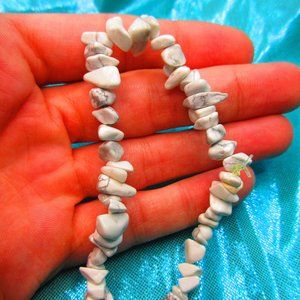 White Howlite Chips 7" Stretchy Gemstone Bracelet